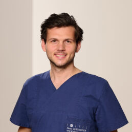 Fachzahnarzt Für Oralchirurgie in der Praxis in München